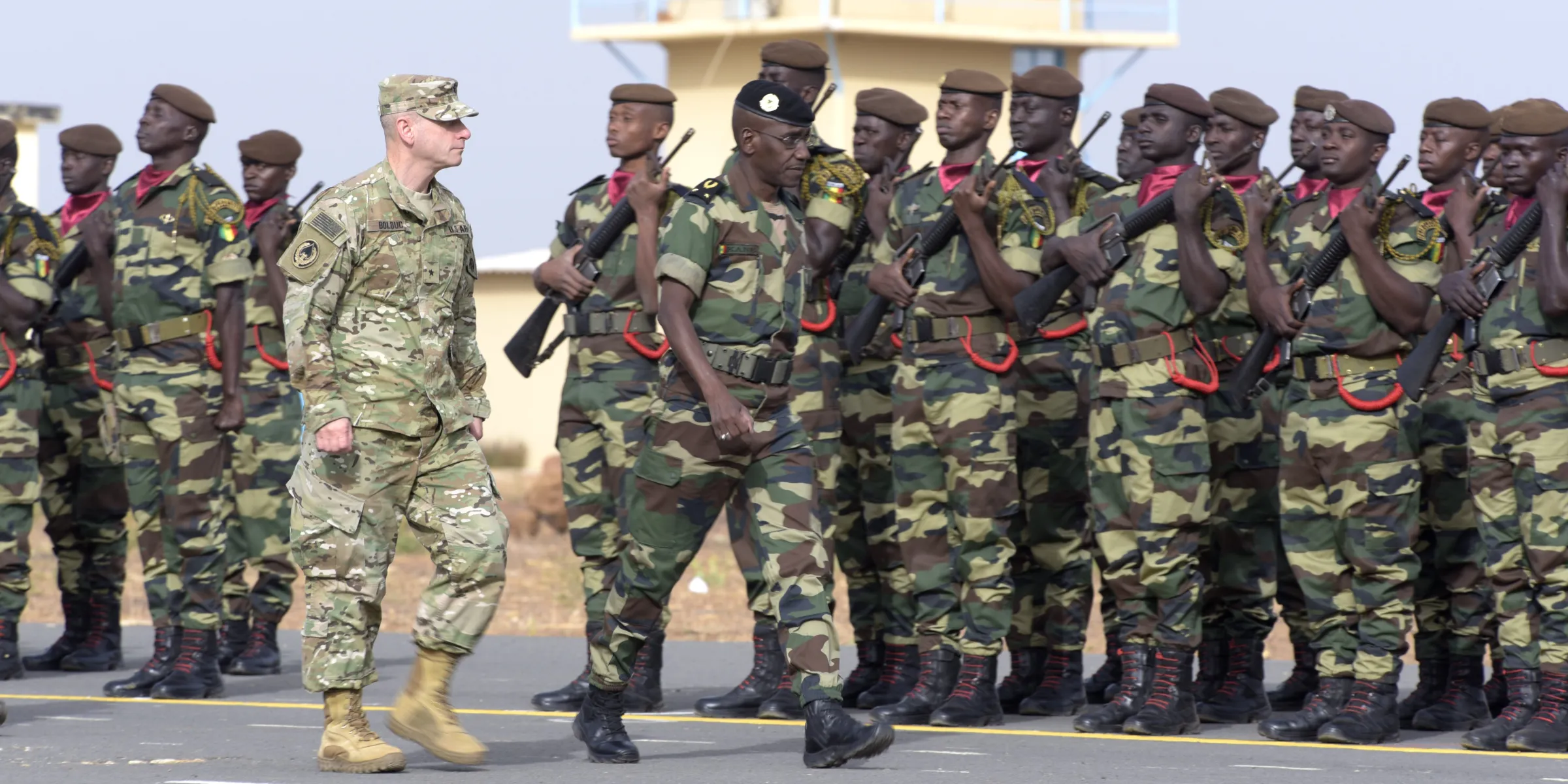 Senegal Army General Amadou Kane and US Army General Donald Bolduc at the inauguration of a military base in Thies, 70 km from Dakar, on February 8, 2016 during a three-week joint military exercise between African, US and European troops, known as Flintlock.